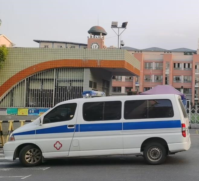 南和救护车出租护送骨折病人一公里多少钱